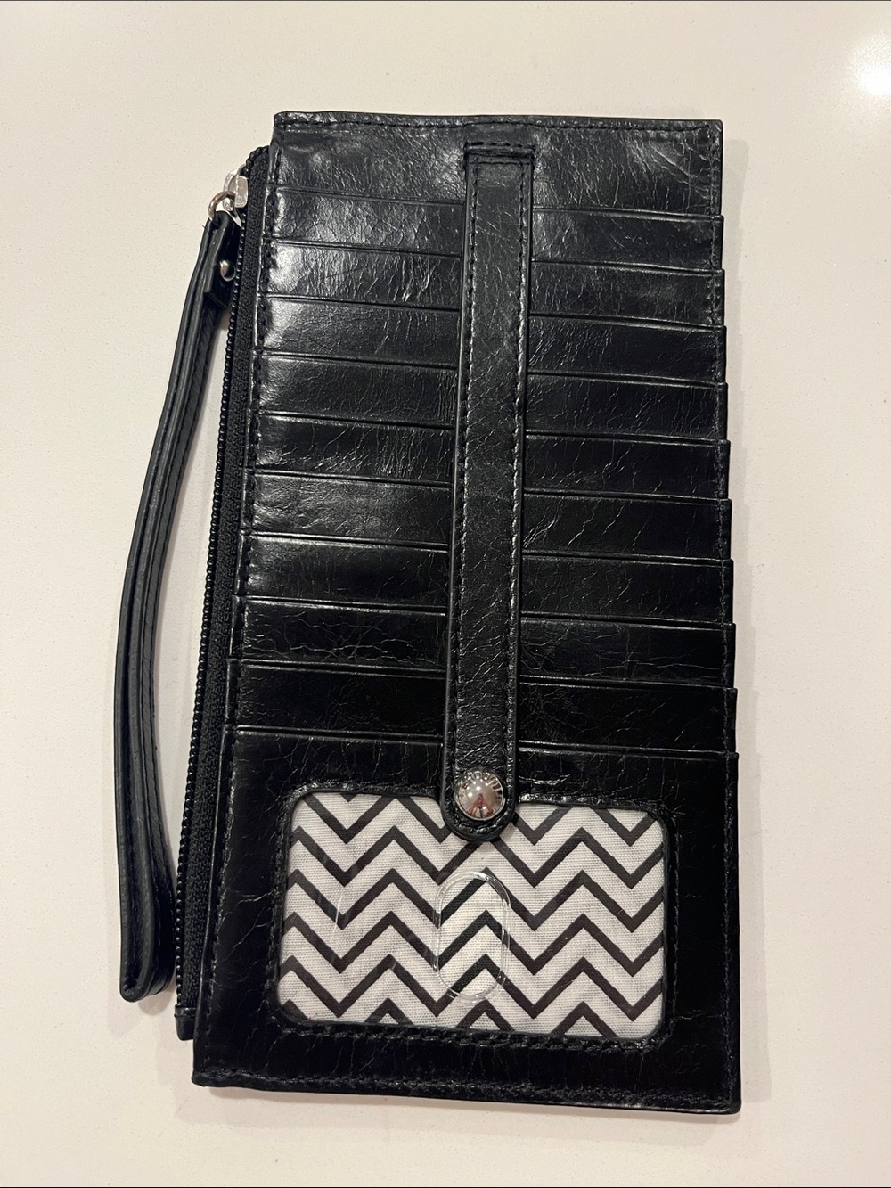 NWOT Hobo International Linn Slim Zip Black Leather Wristlet/Wallet.